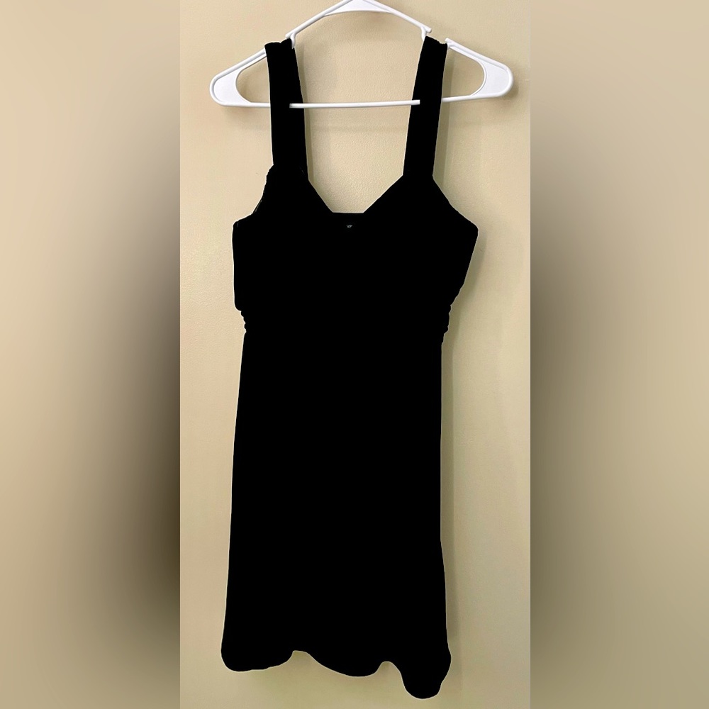 Express size 6 velvet dress